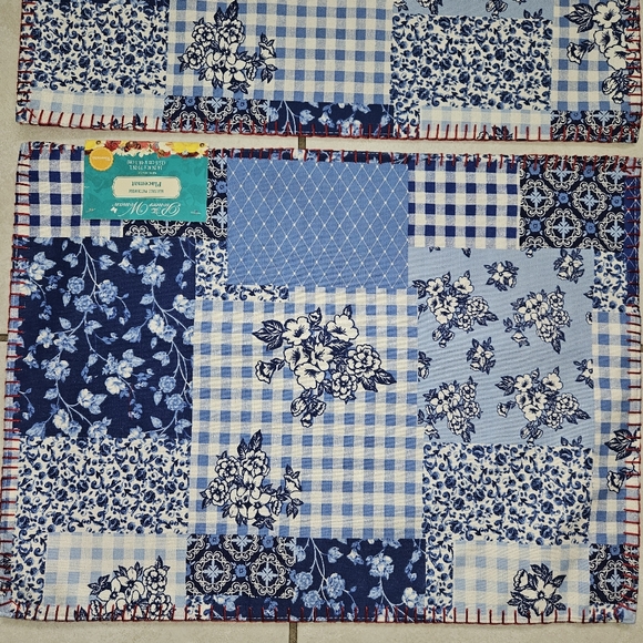 The Pioneer Woman Heritage Patchwork Placemats (4) - Picture 3 of 13